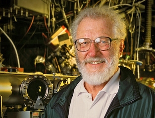 Nobel Laureate and professor emeritus Herbert Kroemer (1928-2024)